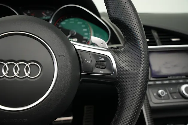 AUDI R8 Spyder 5.2 S-Tronic *Carbon* *B&O* *Keramik*