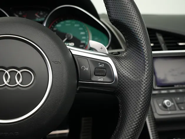 AUDI R8 Spyder 5.2 S-Tronic *Carbon* *B&O* *Keramik*
