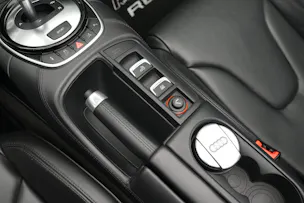 AUDI R8 Spyder 5.2 S-Tronic *Carbon* *B&O* *Keramik*