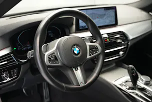 BMW 520d xDrive 48V Touring M Sport Steptronic *CH-Fahrzeug* *Sophistograu*