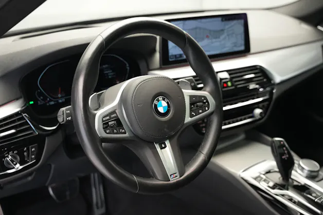 BMW 520d xDrive 48V Touring M Sport Steptronic *CH-Fahrzeug* *Sophistograu*