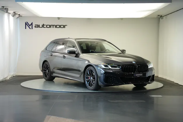 BMW 520d xDrive 48V Touring M Sport Steptronic *CH-Fahrzeug* *Sophistograu*
