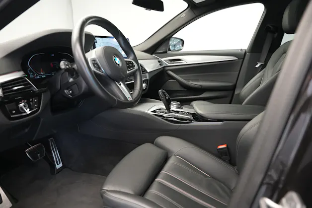 BMW 520d xDrive 48V Touring M Sport Steptronic *CH-Fahrzeug* *Sophistograu*