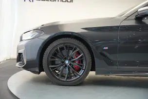 BMW 520d xDrive 48V Touring M Sport Steptronic *CH-Fahrzeug* *Sophistograu*