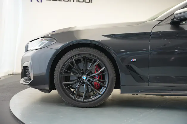 BMW 520d xDrive 48V Touring M Sport Steptronic *CH-Fahrzeug* *Sophistograu*