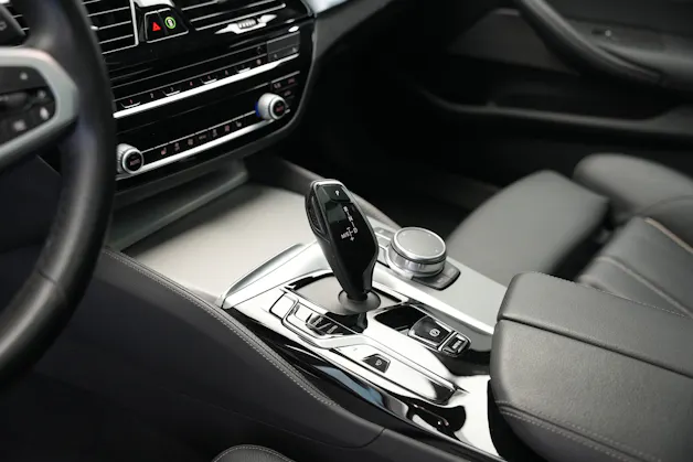 BMW 520d xDrive 48V Touring M Sport Steptronic *CH-Fahrzeug* *Sophistograu*