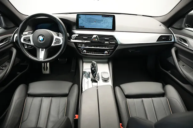 BMW 520d xDrive 48V Touring M Sport Steptronic *CH-Fahrzeug* *Sophistograu*
