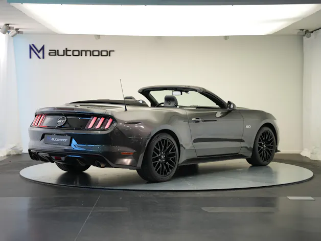 FORD Mustang Convertible 5.0 V8 GT Automat