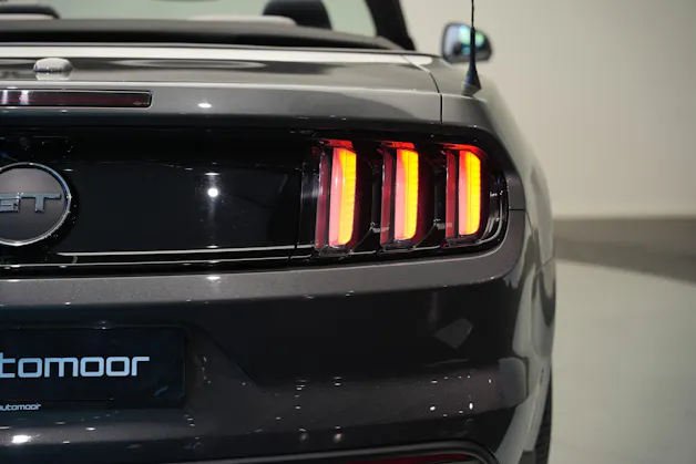FORD Mustang Convertible 5.0 V8 GT Automat