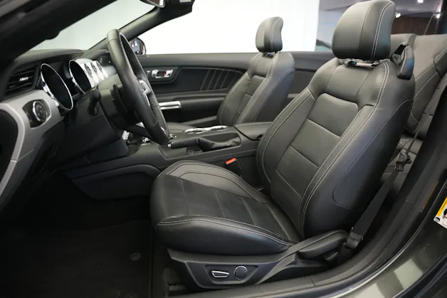 FORD Mustang Convertible 5.0 V8 GT Automat