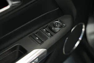 FORD Mustang Convertible 5.0 V8 GT Automat
