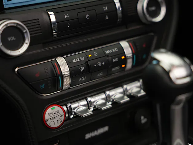 FORD Mustang Convertible 5.0 V8 GT Automat