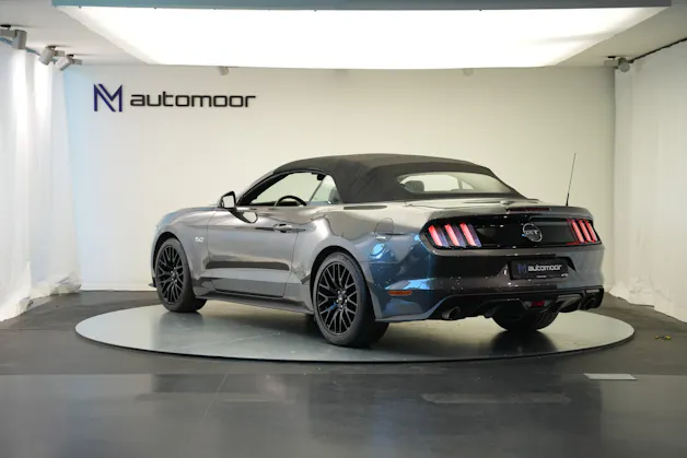 FORD Mustang Convertible 5.0 V8 GT Automat