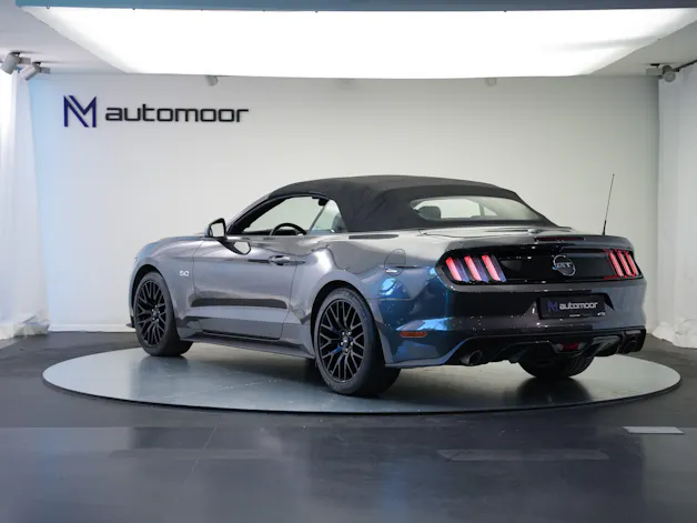 FORD Mustang Convertible 5.0 V8 GT Automat