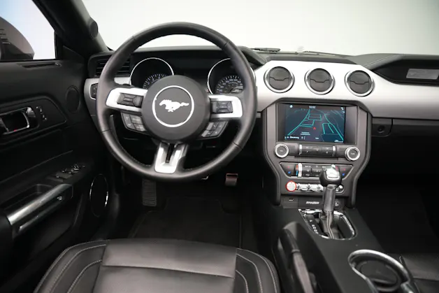 FORD Mustang Convertible 5.0 V8 GT Automat