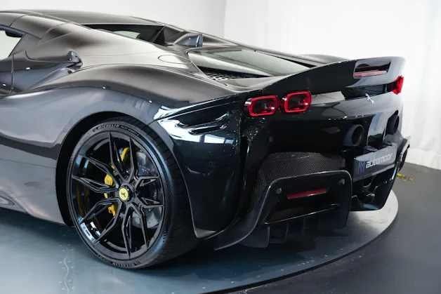 FERRARI SF90 Spider *Novitec* *Daytona* *Carbon* *Nero Daytona*