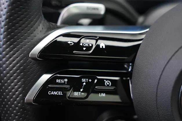 MERCEDES-BENZ A AMG 35 4Matic+ 8G-DCT *Performance Sitze* *Facelift*