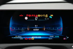 MERCEDES-BENZ A AMG 35 4Matic+ 8G-DCT *Performance Sitze* *Facelift*