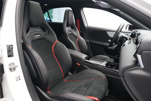 MERCEDES-BENZ A AMG 35 4Matic+ 8G-DCT *Performance Sitze* *Facelift*