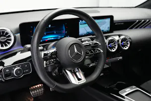 MERCEDES-BENZ A AMG 35 4Matic+ 8G-DCT *Performance Sitze* *Facelift*