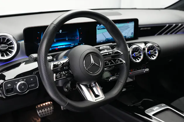 MERCEDES-BENZ A AMG 35 4Matic+ 8G-DCT *Performance Sitze* *Facelift*