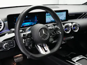MERCEDES-BENZ A AMG 35 4Matic+ 8G-DCT *Performance Sitze* *Facelift*
