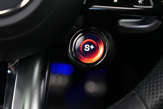 MERCEDES-BENZ A AMG 35 4Matic+ 8G-DCT *Performance Sitze* *Facelift*