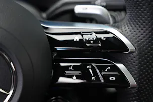 MERCEDES-BENZ A AMG 35 4Matic+ 8G-DCT *Performance Sitze* *Facelift*