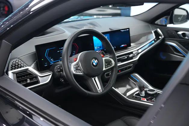 BMW X6M Steptronic M Competition *CH-Fahrzeug* *Carbon* *B&W*