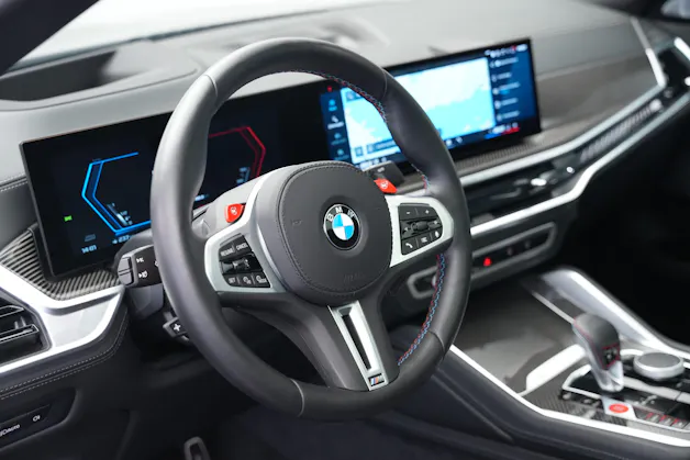 BMW X6M Steptronic M Competition *CH-Fahrzeug* *Carbon* *B&W*