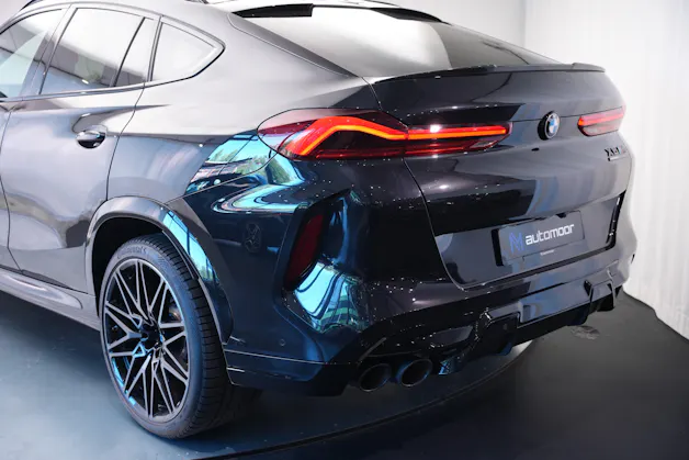 BMW X6M Steptronic M Competition *CH-Fahrzeug* *Carbon* *B&W*