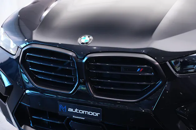BMW X6M Steptronic M Competition *CH-Fahrzeug* *Carbon* *B&W*