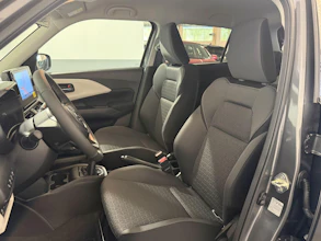 https://vehicle.imgix.net/4457626/a35b73ae-8d21-471f-b6f3-f5b088b8a42e.jpeg
