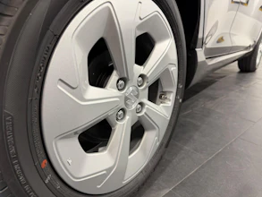 https://vehicle.imgix.net/4457626/eb17817d-a535-4bd2-b428-1b2e82542b13.jpeg