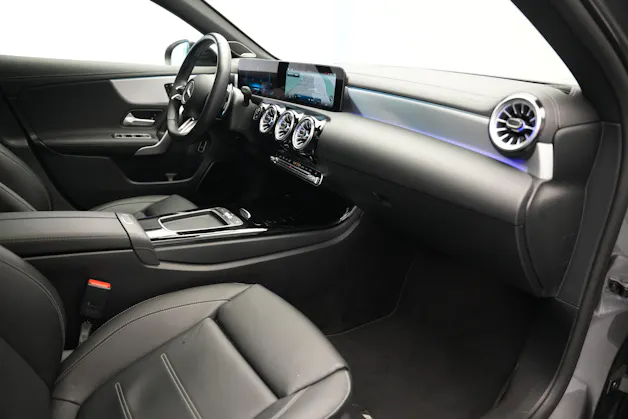 MERCEDES-BENZ A AMG 35 4Matic+ 8G-DCT *CH-Fahrzeug* *Panorama* *HuD* *Burmester*