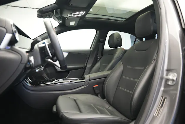 MERCEDES-BENZ A AMG 35 4Matic+ 8G-DCT *CH-Fahrzeug* *Panorama* *HuD* *Burmester*