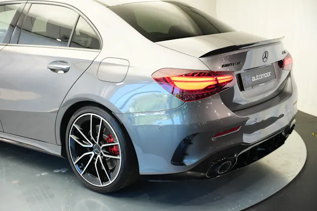 MERCEDES-BENZ A AMG 35 4Matic+ 8G-DCT *CH-Fahrzeug* *Panorama* *HuD* *Burmester*
