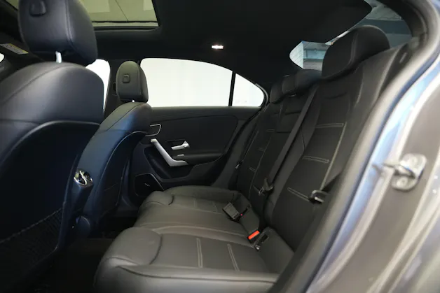 MERCEDES-BENZ A AMG 35 4Matic+ 8G-DCT *CH-Fahrzeug* *Panorama* *HuD* *Burmester*