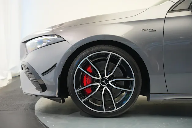 MERCEDES-BENZ A AMG 35 4Matic+ 8G-DCT *CH-Fahrzeug* *Panorama* *HuD* *Burmester*