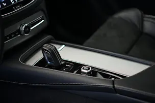 VOLVO XC90 T8 eAWD PluginHybrid R-Design Geartronic *Gratisservice* *7 Plätze*