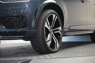 VOLVO XC90 T8 eAWD PluginHybrid R-Design Geartronic *Gratisservice* *7 Plätze*