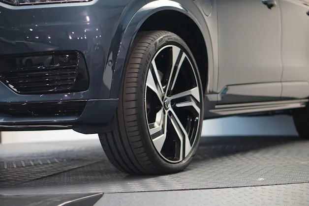 VOLVO XC90 T8 eAWD PluginHybrid R-Design Geartronic *Gratisservice* *7 Plätze*