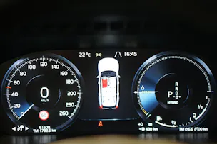 VOLVO XC90 T8 eAWD PluginHybrid R-Design Geartronic *Gratisservice* *7 Plätze*