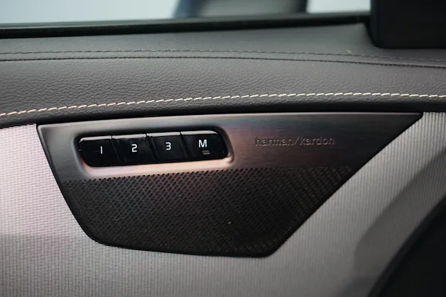 VOLVO XC90 T8 eAWD PluginHybrid R-Design Geartronic *Gratisservice* *7 Plätze*