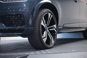 VOLVO XC90 T8 eAWD PluginHybrid R-Design Geartronic *Gratisservice* *7 Plätze*