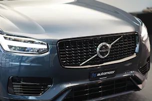 VOLVO XC90 T8 eAWD PluginHybrid R-Design Geartronic *Gratisservice* *7 Plätze*