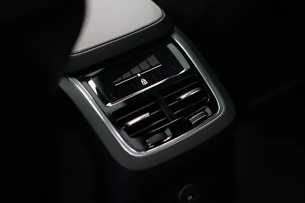 VOLVO XC90 T8 eAWD PluginHybrid R-Design Geartronic *Gratisservice* *7 Plätze*