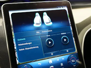 MERCEDES-BENZ C 300e 4Matic AMG Line *CH-Fahrzeug*