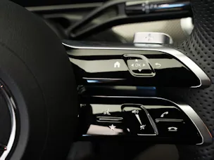 MERCEDES-BENZ C 300e 4Matic AMG Line *CH-Fahrzeug*