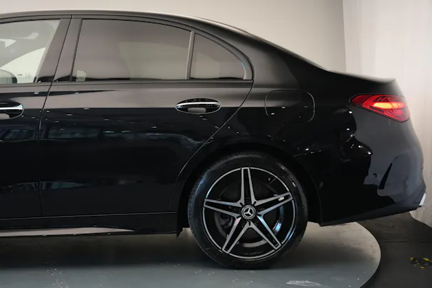 MERCEDES-BENZ C 300e 4Matic AMG Line *CH-Fahrzeug*